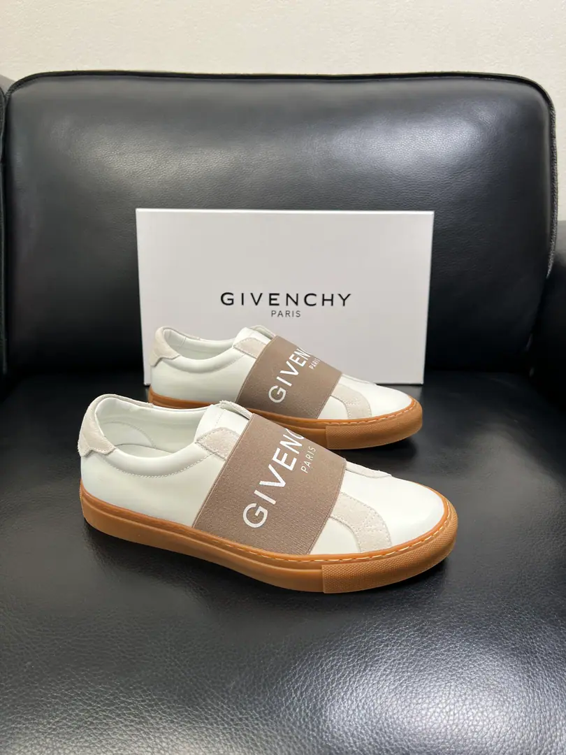 Givenchy High Quality Kifanshi. Top-level craft The cabinet is new., The shoes are for the pastry., Imported rinded cattle mats., Shoes under the sole.: The original plant is used for the original base., It's super comfortable to be a sole-acting base., The original factory and the single., High Quality, Welcome to the comparison., Codes 38-44 (Make a reservation. 45 46)