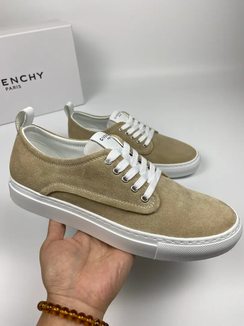 Fly-feathers, low-skinned, sports shoes. New CitySeries Sell(Couple shoes.) Match: Women35 －39．Men38 －44(45．46I'll make sure I don't change it.） Material: ♪ Shoe tongues on theGIVENCHY Paris LOGOStamps Heel stamp.GIVENCHY Paris LOGO Leather inside., I'm not sure.GIVENCHY Paris LOGOStamps Sew the threads. Flexible material, It's easy to wear., Unbuttoned Design The following is a video of the twilight rings. TPUShoes under the sole.