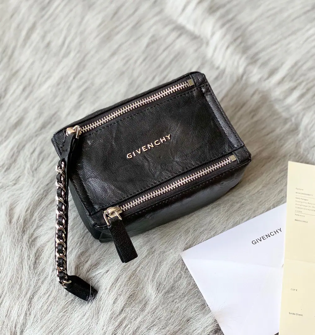 Batch ❤️French.🇫🇷Kifanshi.. Pandol's handbag., A super cute little bag., The cortex is super soft., A super random one., Bring a sweet one.！ Dimensions: 16*7*10cm
