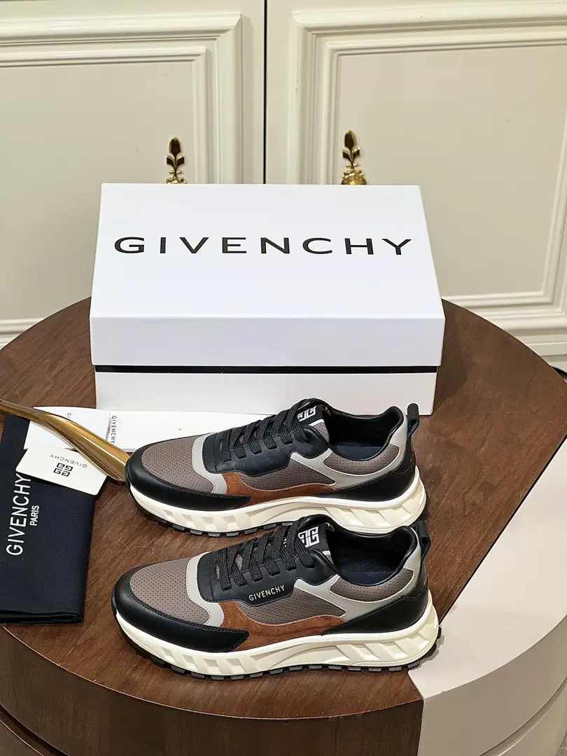 Givenchy/NewGIV 1Men's shoes are thick and leisurely raised. High-quality topskins made of shoes.！The upper foot is so handsome., Increase5CM, - I'm gonna raise the air., Shoe-struck-up-skinner design., Yes, I do.4G LOGOSigns and StereoGIVENCHYMark. LightTPU- The bubble., It's so easy and comfortable.！ Size: 38-45 ¥