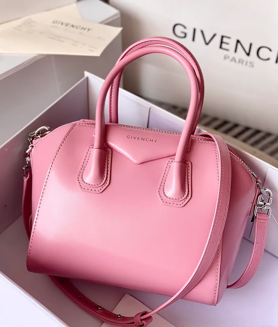 Batch. Top mass 【New paragraph】🇫🇷The Girvansch Classic.Antigona tote Original French factoryBOXPee.！Upgrade high end cargo！ Smallsize: 22*27*13 Search the number.9981