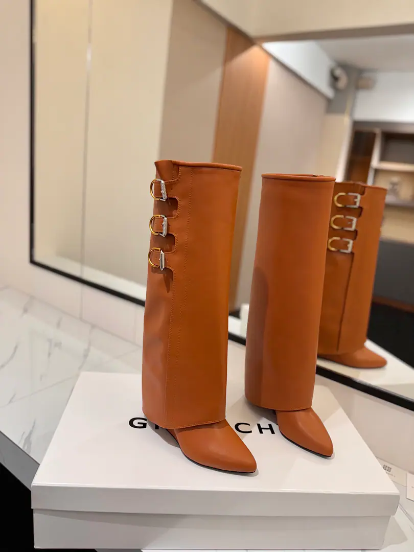 Counter-grade custom version GIVENCHY2026/𝐒𝐒 𝐧𝐞𝐰 New high and boots., Marketed maximum version Kifanshi. Lock button The whole fashion circle.‼️ Original development shoe super-generate ‼️Highest Return Shoes ‼️ It's very packaged. Thin. Advanced Super cozy. ‼️ Shoe.: Powder skin. Uchi.: Cowskin. Customize private template logoLogoLock button Heel.: Private Templates He's tall.8.5cm Otsumi!: That's a big import. Codes: 35-40【34.40/41:42/Custom without re-offer】