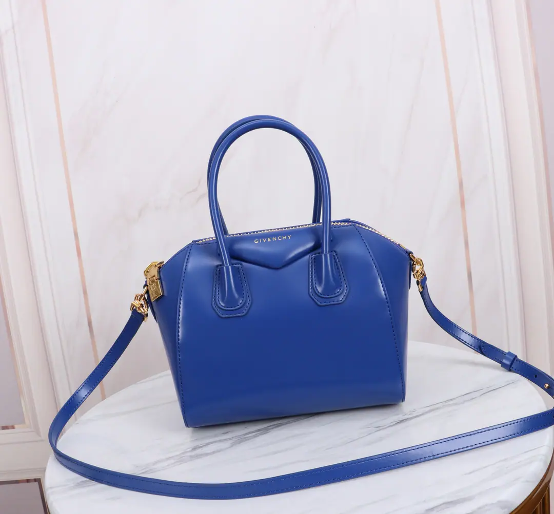 Batch. Top mass Kifanshi. GIVENCHY Classic.Antigona tote Original French factoryBOXPee.！Upgrade high end cargo！ Smallsize: 22*27*13 Search the number.9981-3