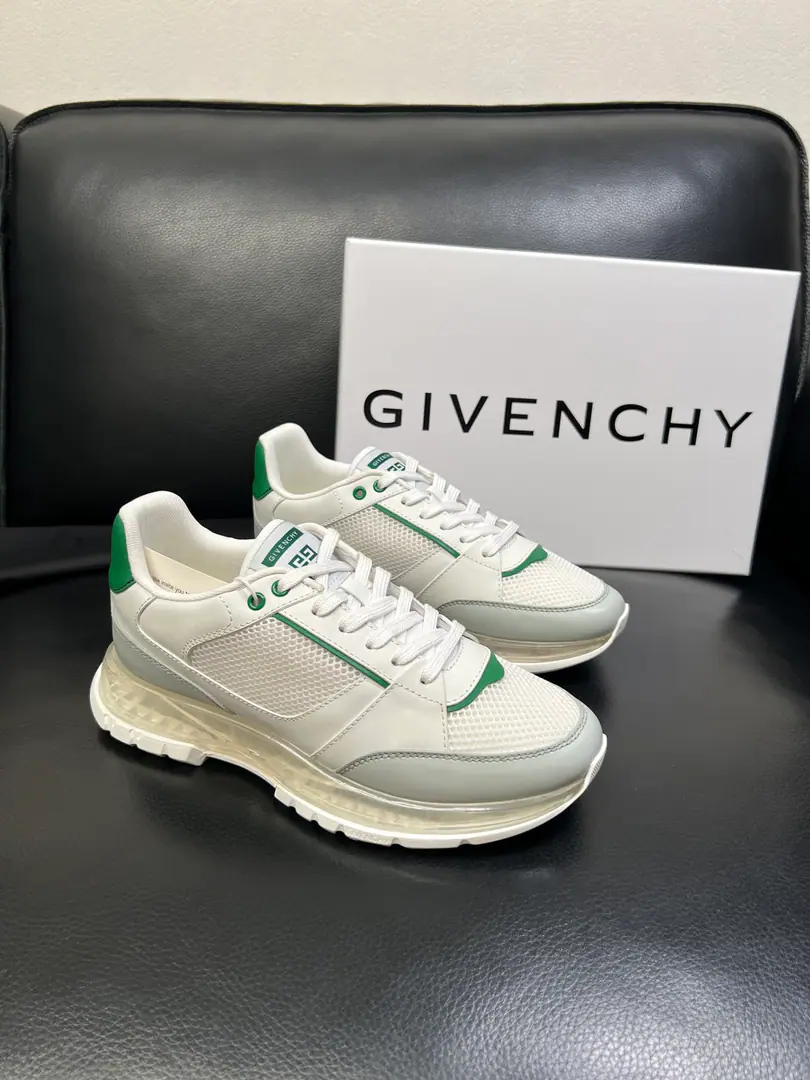 Givenchy High Quality Top-level craft Kifanshi. Synchronize original plant configuration, Italian imports of cattle and fabrics., A private model of the whole shoe parts., Soft and cozy web-painted mats., Shoes under the sole.: The original factory is super comfortable with the original., The original factory and the single., Welcome to the comparison., Codes 39-44 (Make a reservation. 38 45 )