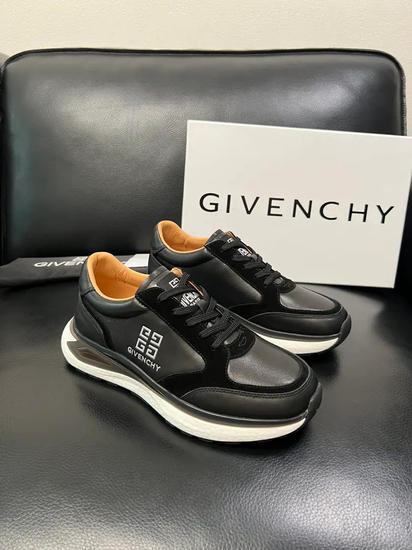 Givenchy High Quality Top-level craft Kifanshi. Synchronize original plant configuration, Italian imports of cattle and flour., A private model of the whole shoe parts., Soft and cozy web-painted mats., Shoes under the sole.: The original factory is super comfortable with the original., The original factory and the single., Welcome to the comparison., Codes 39-44 (Make a reservation. 38 45 )