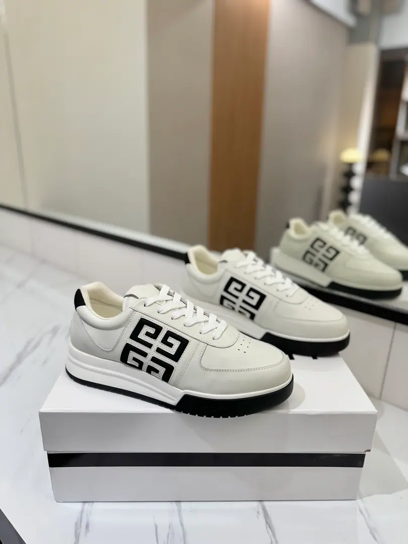 Plant price Maximum Version👍（Couples.❤️）GIVENCHYKifanshi.G4Sports shoes /White shoes are here for a hundred seasons of leisure shoes.！！ I'm surprised to see the touch of the leg. The shoe pads are totally tuned to the palms., The kind that's been walking all day long.. A pair of sneakers with both the size and comfort. Shoe.: Skins of cattle. Uchi.: Inside the net. Foot.: Skins and feet. Otsumi!: TPU Codes: Women35（40.41Do it.）Men39-46（45/46Do it.）