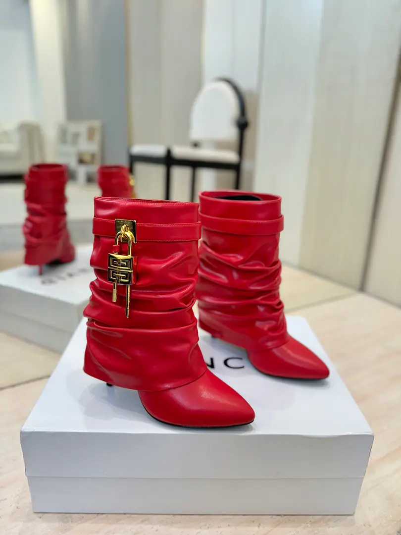 Plant price Counter-grade custom version GIVENCHY𝐒𝐒 𝐧𝐞𝐰 High and short boots., Marketed maximum version Kifanshi. Lock button The whole fashion circle.‼️ Original development shoe super-generate ‼️Highest Return Shoes ‼️ It's very packaged. Thin. Advanced Super cozy. ‼️ Shoe.: Powder skin. Uchi.: Cowskin. Customize private template logoLogoLock button Heel.: 10cm Otsumi!: That's a big import. Codes: 35-40【40/41:42/Custom without re-offer】
