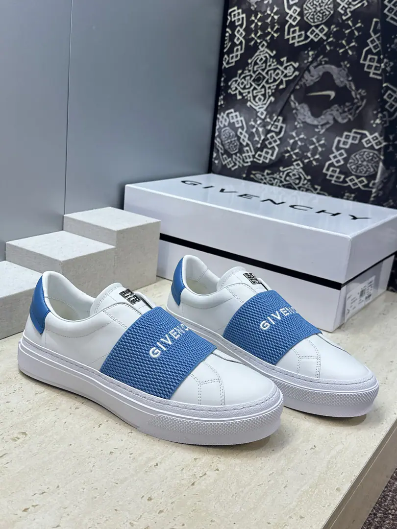 Plant prices: Female size Men+20 Top GIVENCHY 2026The classic couple of spring and summers is a little bit of a sling and a little bit of a season's shoes. The Kifansi alphabet.logoThe hardware is tied to the bottom of the round and the colored sports skateboards. Material:I'll import a cow's skin on my shoe.+In the skin of the watered cow.+Original OpenTpuOtsumi! Size: Female size35-41(40.41Custom without re-offer) Men38-46(38.45.46Customize or not change）