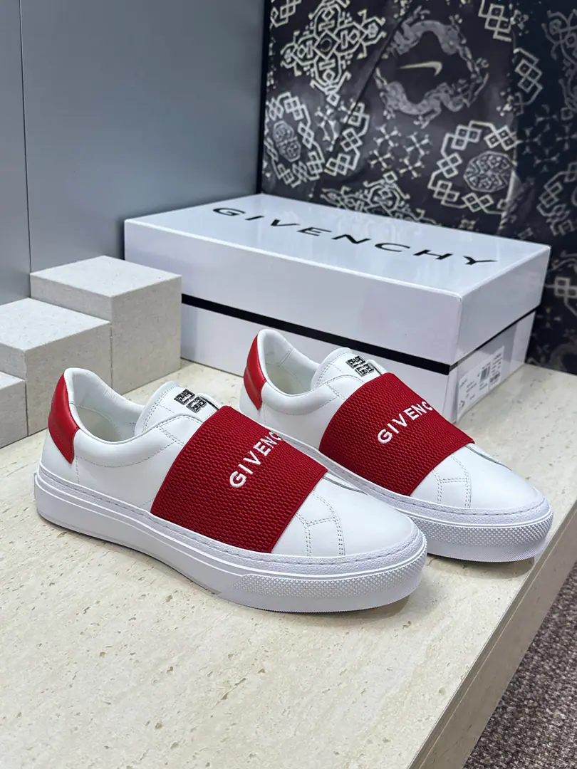 Plant prices: Female size Men+20 Top GIVENCHY 2026The classic couple of spring and summers is a little bit of a sling and a little bit of a season's shoes. The Kifansi alphabet.logoThe hardware is tied to the bottom of the round and the colored sports skateboards. Material:I'll import a cow's skin on my shoe.+In the skin of the watered cow.+Original OpenTpuOtsumi! Size: Female size35-41(40.41Custom without re-offer) Men38-46(38.45.46Customize or not change）