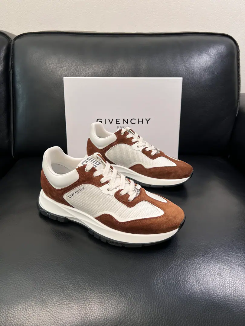 Givenchy High Quality Top-level craft Kifanshi. The cabinet is new., The salami is imported into the country., Imported rinded cattle mats., Shoes under the sole.: The original plant is used for the original base., It's super comfortable to be a sole-acting base., The original factory and the single., Codes 38-44 (Make a reservation. 45 46)