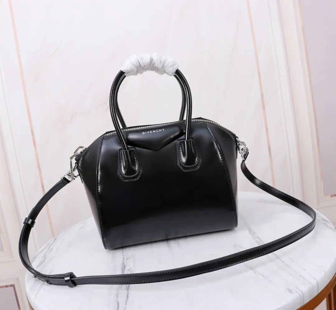 Batch. Top mass The Girvansch Classic.Antigona tote Handbag money【Small】Import crystal skin！ New version of hotlogo Big hardware pulls hands. Search the number.9981-3 Size of the trumpet: 23*19*
