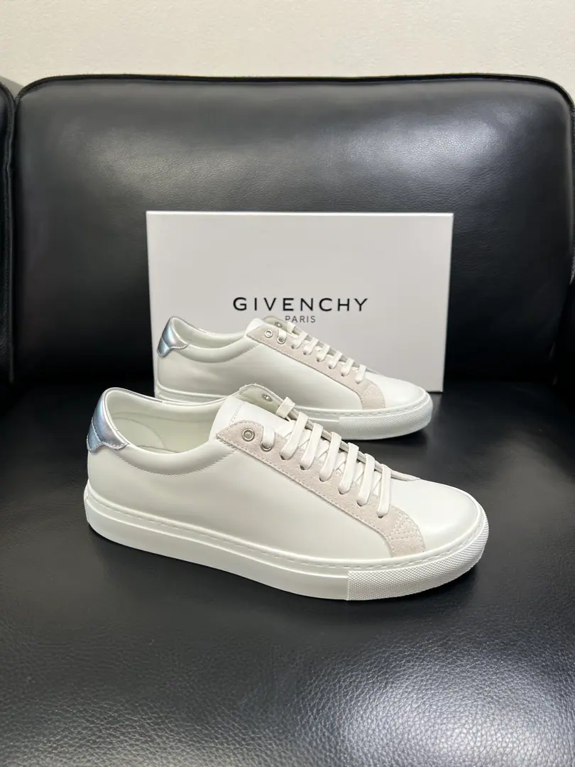 Givenchy High Quality Kifanshi. Top-level craft The cabinet is new., The shoes are for the pastry., Imported rinded cattle mats., Shoes under the sole.: The original plant is used for the original base., It's super comfortable to be a sole-acting base., The original factory and the single., High Quality, Welcome to the comparison., Codes 38-44 (Make a reservation. 45 46)