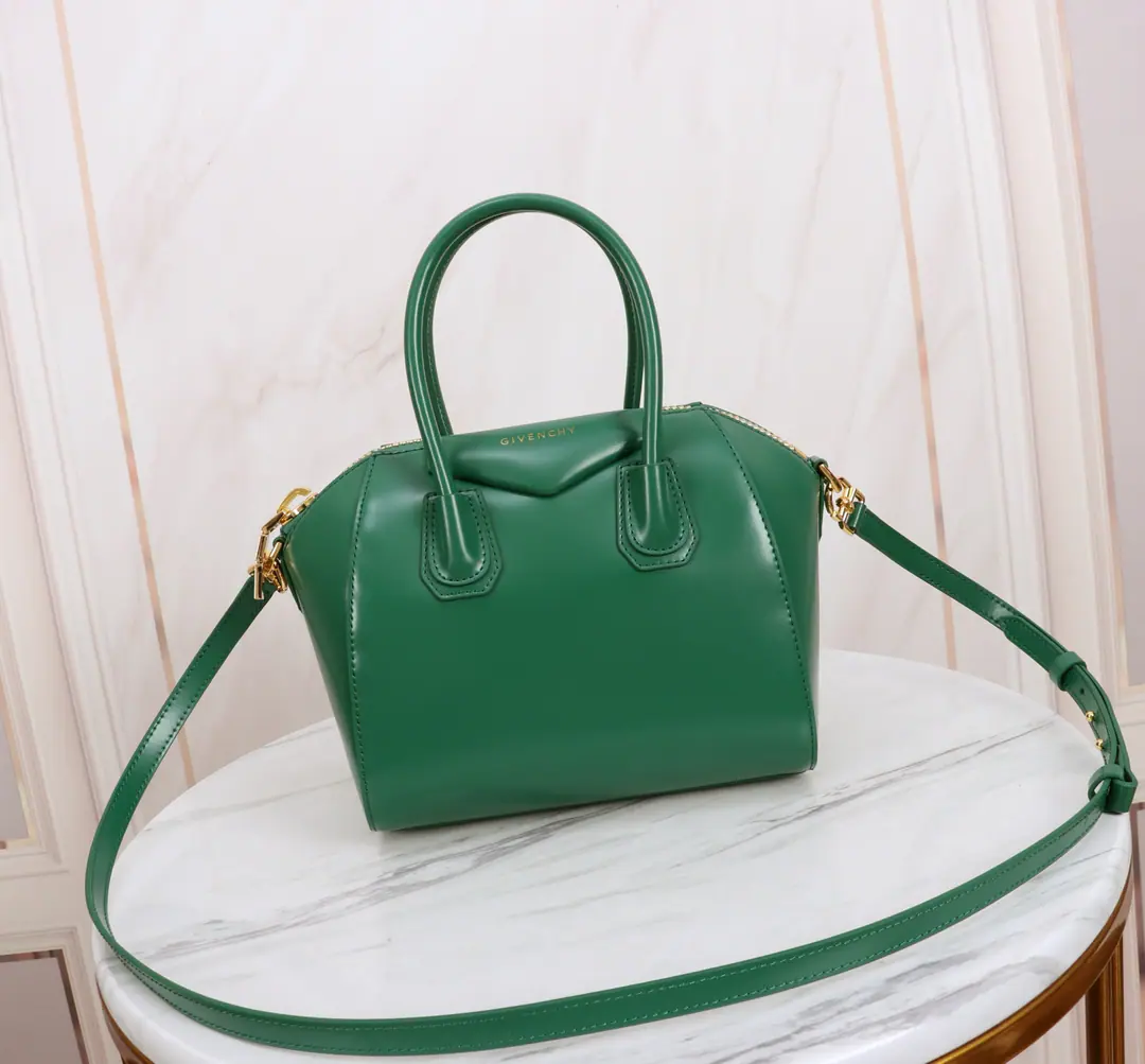 Batch. Top mass Kifanshi. GIVENCHY Classic.Antigona tote Original French factoryBOXPee.！Upgrade high end cargo！ Smallsize: 22*27*13 Search the number.9981-3
