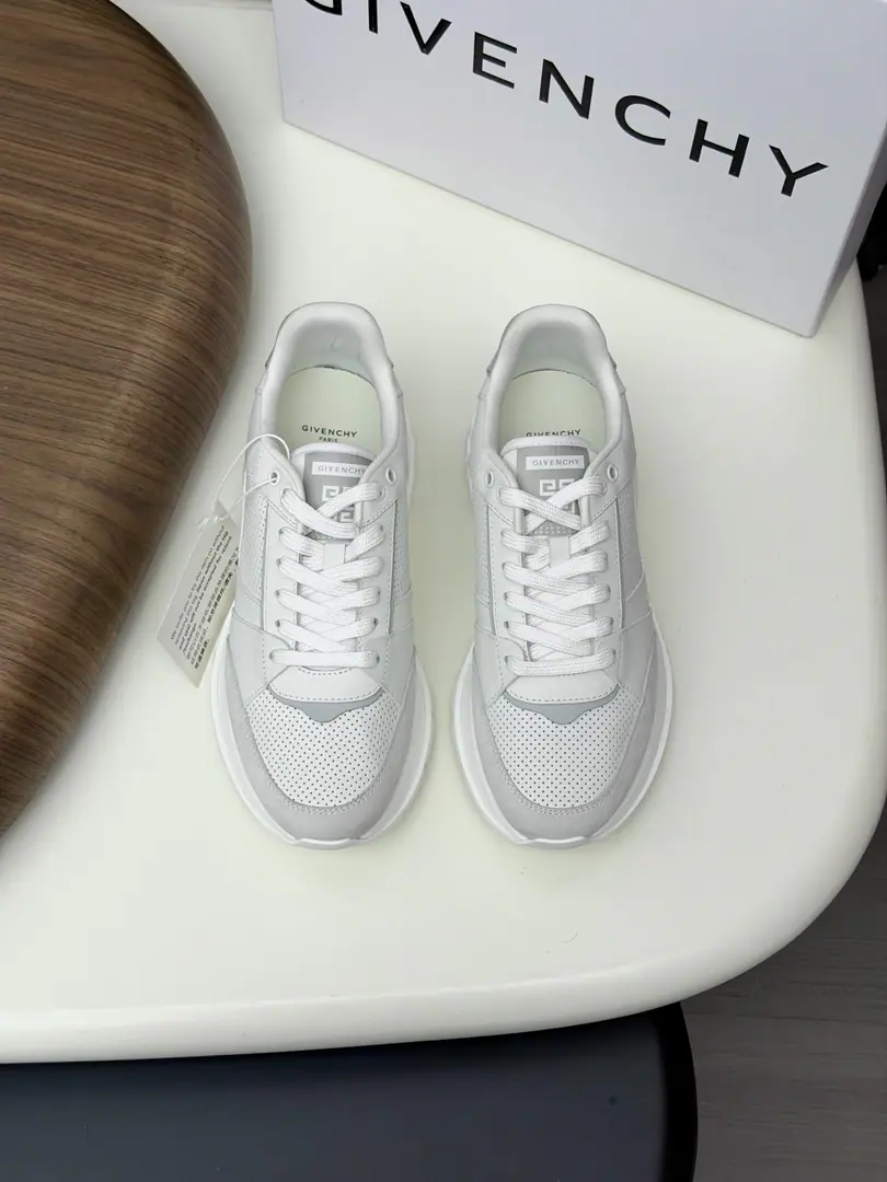 【GIVENCHY】Kifanshi. High-end quality Original List·Leisure sports shoes Shoe.. 🔝Napa Skin., Skins of a puncture., Anti-feathers., Shoe tongue..The brand of the car.logoCursor, Back up..Silk mark.logo Uchi.: Brand canvas., Foot.. Water-tied cow skin. Otsumi!: It's so light.TPUBubbles.Rubber; Combination to the base Super-high-quality control.·- I'm doing a little work.: Highlight(High-end·- How expensive.·Slot) Size: 39-44（38, 45, Make a reservation.)