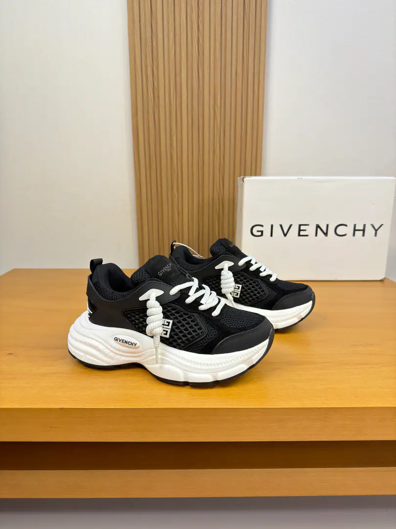 【GIVENCHY】Kifanshi. High-end quality Original List·Leisure sports shoes Shoe.. 🔝Napa Skin., Anti-feathers., Shoes..Brands, empty net canvass..Car-mock branding totem plastic module, Shoe tongue..The sewn brand totem banners Uchi.: Brand canvas. Otsumi!: It's so light.TPUBubbles.Rubber. Double-coloured base Super-high-quality control.·- I'm doing a little work.: Highlight(High-end·- How expensive.·Slot) Size: 39-44（38, 45, Make a reservation.)·GVC0756