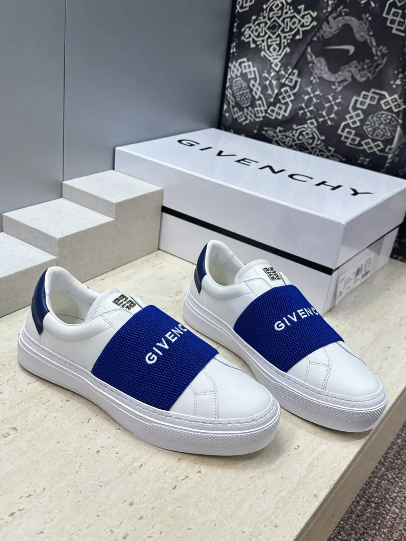 Plant prices: Female size Men+20 Top GIVENCHY 2026The classic couple of spring and summers is a little bit of a sling and a little bit of a season's shoes. The Kifansi alphabet.logoThe hardware is tied to the bottom of the round and the colored sports skateboards. Material:I'll import a cow's skin on my shoe.+In the skin of the watered cow.+Original OpenTpuOtsumi! Size: Female size35-41(40.41Custom without re-offer) Men38-46(38.45.46Customize or not change）