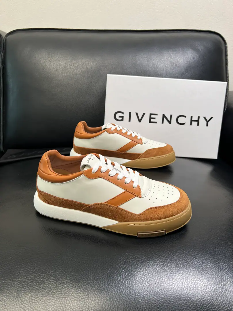 ⚠️Just change the code and don't back off.⚠️ Givenchy High Quality Kifanshi. Top-level craft The cabinet is new., The shoes are for the pastry., Imported rinded cattle mats., Shoes under the sole.: The original plant is used for the original base., It's super comfortable to be a sole-acting base., The original factory and the single., High Quality, Welcome to the comparison., Codes 39-44