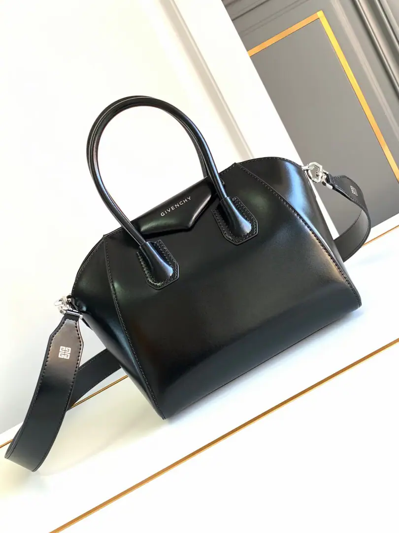 Batch. Top mass 🇫🇷French. Kifanshi.GIVENCHY Classic.Antigona tote Original French factoryBOXPee.！Upgrade high end cargo！ Smallsize: 22*27*13 Search the number.9981