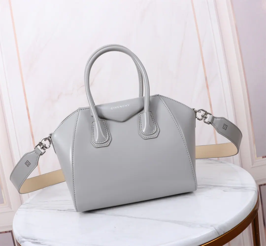 Batch. Top mass 【New paragraph】🇫🇷French. The Girvansch Classic.Antigona tote Original French factoryBOXPee.！Upgrade high end cargo！ Smallsize: 22*27*13 Search the number.9981