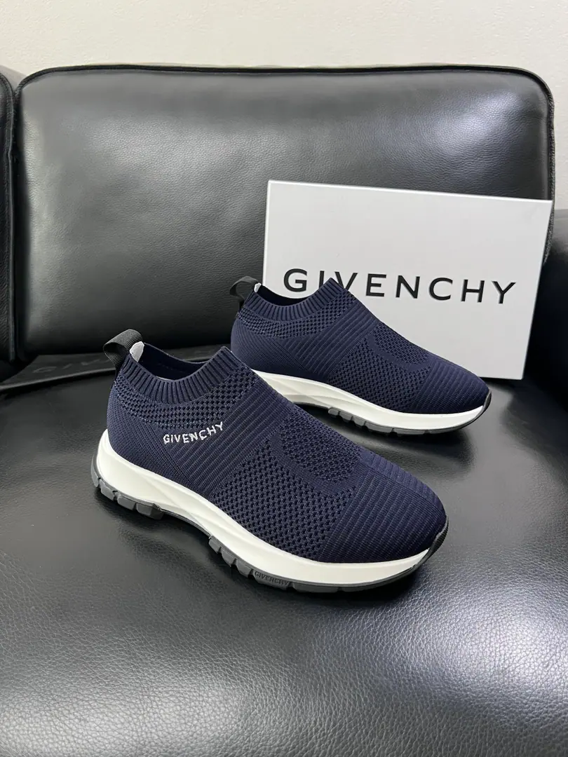 ⚠️Just change the code and don't back off.⚠️ Givenchy High Quality Kifanshi. Top-level craft The cabinet is new., The shoes are for the pastry., Imported rinded cattle mats., Shoes under the sole.: The original plant is used for the original base., It's super comfortable to be a sole-acting base., The original factory and the single., High Quality, Welcome to the comparison., Codes 39-45
