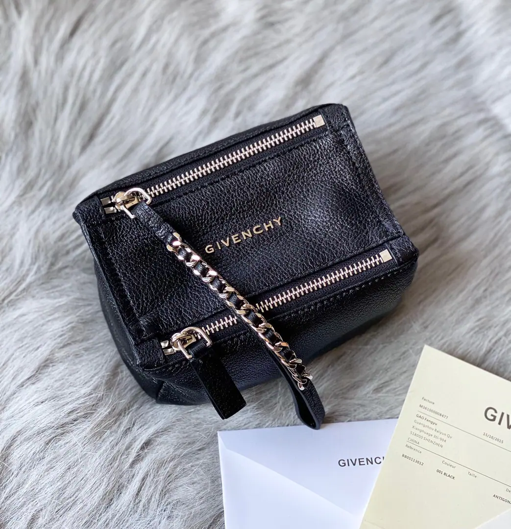Batch. ❤️French.🇫🇷Kifanshi.. Pandol's handbag., A super cute little bag., The cortex is super soft., A super random one., Bring a sweet one.！ Dimensions: 16*7*10cm