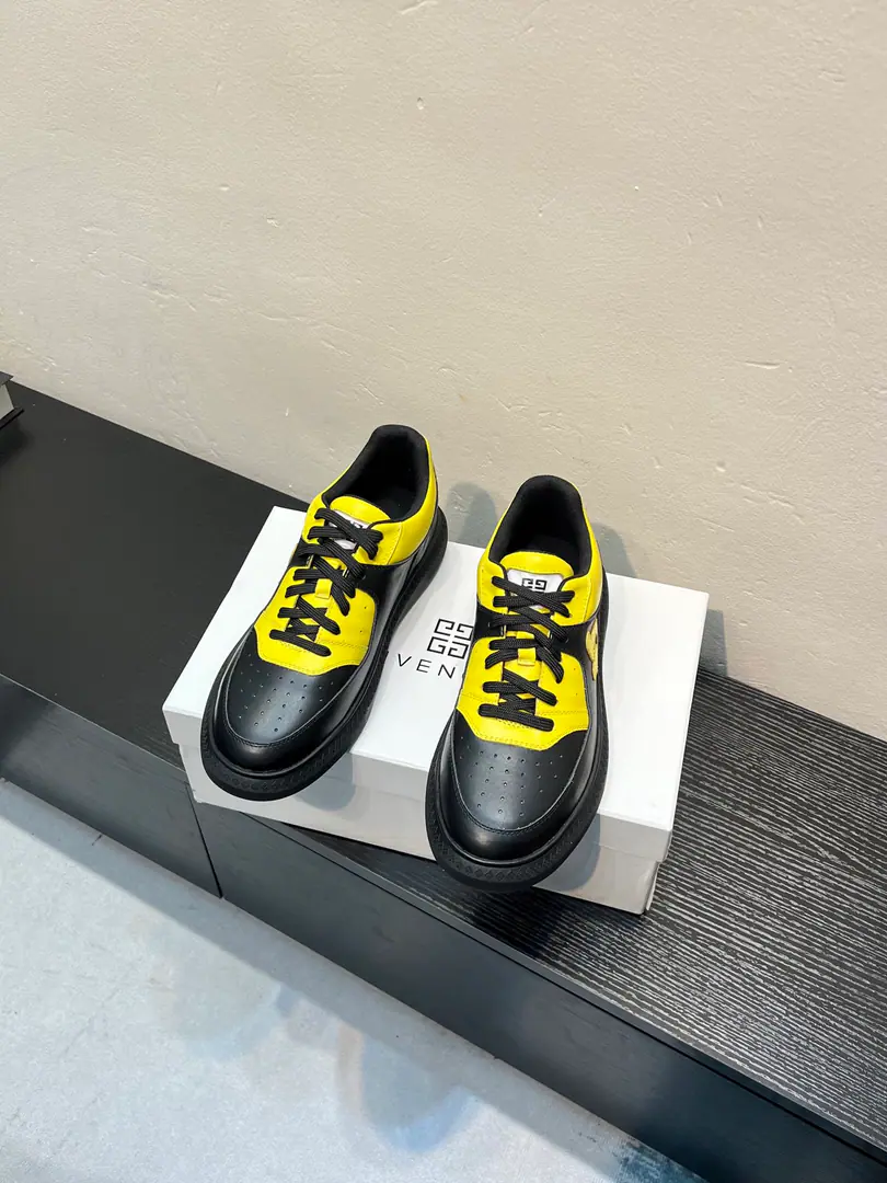 GIVENCHYKifanshi..A man's new fashion shoes are hot.🔥Imported cattle skin.Comfortable webs. That's a real leather cushion., Original Base My feet are comfortable. 38-44Code（45Make a no-refund order.）