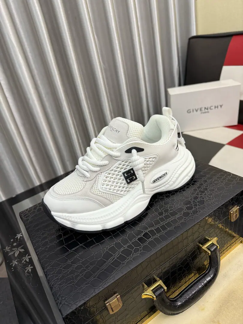 Get out of the factory.⌚️⌚️【GIVENCHY】Gifani's low-class leisure shoes., Use white cow leather, etc., Shoes with branded ribbons., Branded flowers.logoDecoration, Stereo-complex sutures！The inside calf skin. It's a good place to be.！ Size: 38- ️⃣Colour Optional