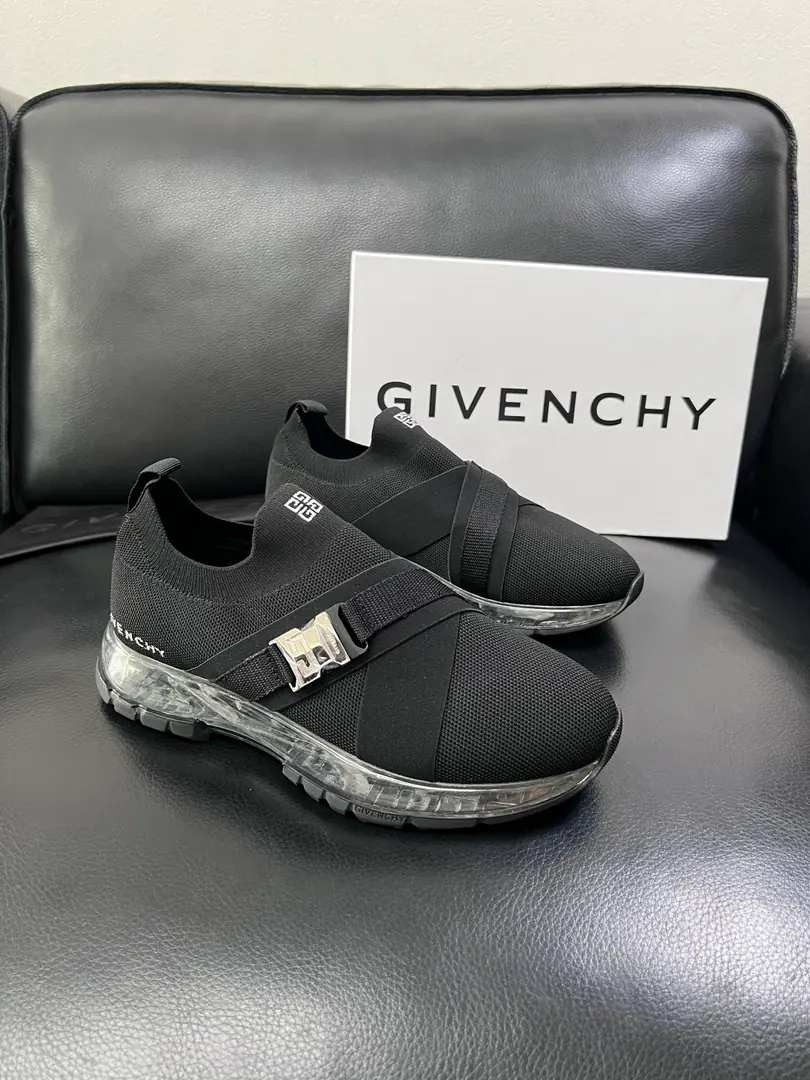 ⚠️Just change the code and don't back off.⚠️ Givenchy High Quality Kifanshi. Top-level craft The cabinet is new., The shoes are for the pastry., Imported rinded cattle mats., Shoes under the sole.: The original plant is used for the original base., It's super comfortable to be a sole-acting base., The original factory and the single., High Quality, Welcome to the comparison., Codes 39-45