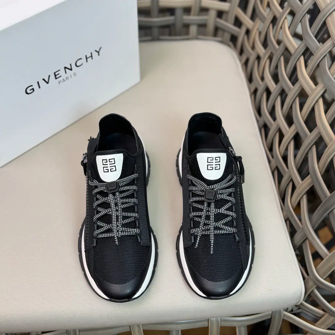 Givench* GVC spectreSeries of sneakers｜Use imported cattle skin to put airnets together｜High-tech fabric stereo print stamp brandlogoDesign｜The insides of the cow.｜A separate pelt-coated staircase. Comfortable skin.｜Sidesark4G LOGOZipper. Matching combinary combing tape｜Double-coloured technical shoelaces. Match4GLogoPiping andlogo- The shoe tongue.｜SidesarkGIVENCH* LOGOStamps｜Light-tech shoe bottom. My feet are comfortable. Size: 38-44（45.46Do it.）