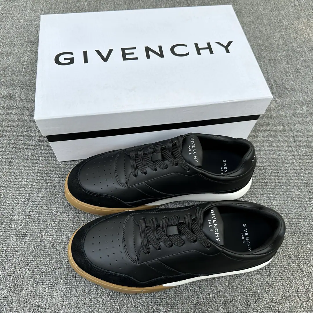 GivenchyKifanshi.“Poster money”Low-ass leisure shoes. We'll bring a lot of good stuff. Before home.ZThe cabinet. This is a light-line shoe.•The choice is to mix the skin with the skin of the soft calf., The whole pair of shoes is smooth and smooth., The angle is a bright one., The rear end line increases comfort., ♪ Shoe tongues on theGhy 4G LogoLabel, Shoe side print.Givenchy logo, Inside and the shoes are a cow's skin., Slipperproof grinding.TpuOtsumi!, The most comfortable ones., It's so soft and so light., It's the first single item to be worn by a sender.. Size: 39-40-41-42-43-44-45（Standard leather shoe size）（Purchase orders） The cargo.