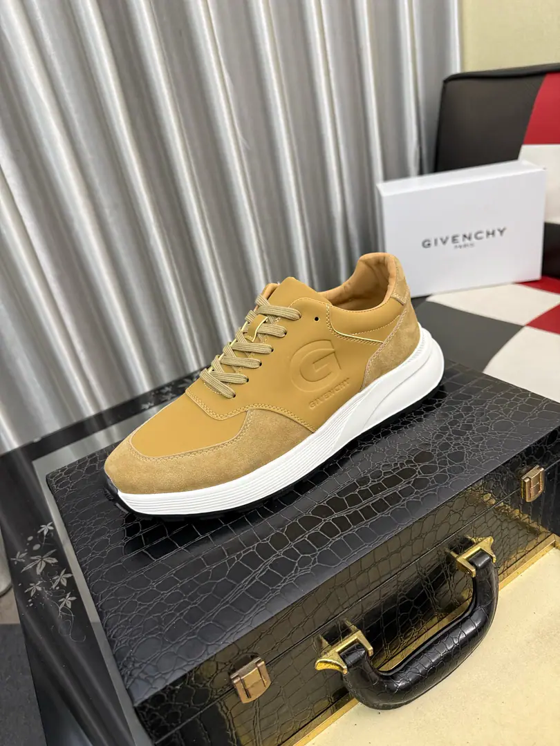Get out of the factory.⌚️⌚️【GIVENCHY】Gifani's low-class leisure shoes., Use white cow leather, etc., Shoes with branded ribbons., Branded flowers.logoDecoration, Stereo-complex sutures！The inside calf skin. It's a good place to be.！ Size: 38- ️⃣Colour Optional