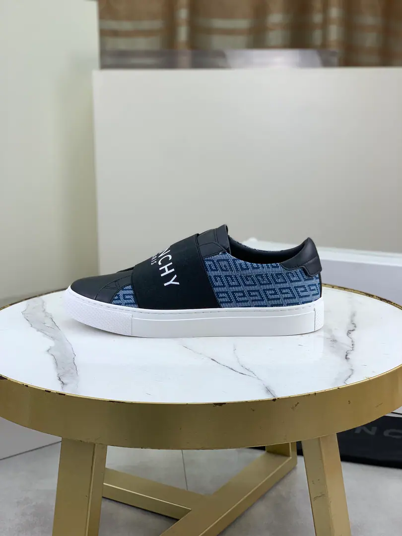 Plant prices 💎💎💎Top-level high-end version Repurchase Quality Original development Kifanshi.（Givenchy）Low Gang! Standard Code: 38-47. （38 45 46 47It's a deal. ） Level: Same as the other two. Original monoquat material: Original calf skin., We'll go with the original water- dyeed cow-skinned cow-skin slender mats., Original Slip-resistant Sub-category: Leisure sports Shoes. Wear a little white shoe series. Young fashion. Europe and America. Korean style Make it work. My feet are comfortable. 3️⃣Colours Top-level high-end package
