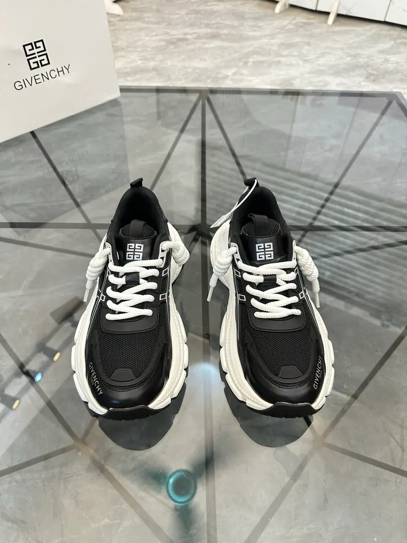 Sell Price: ¥ High-end quality Trade marks: Givench*「Kifanshi.*」Low gang sneakers. Positive code number: 38-44(Make a reservation.45.46) Commodity materials: The shoe is imported into the original spelt., Into the air., Original Base. Part No. No.