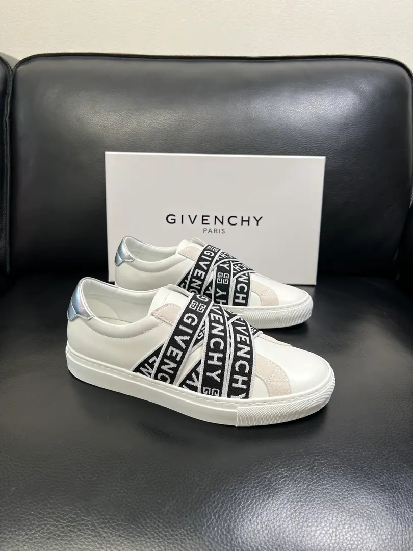 Givenchy High Quality Kifanshi. Top-level craft The cabinet is new., The shoes are for the pastry., Imported rinded cattle mats., Shoes under the sole.: The original plant is used for the original base., It's super comfortable to be a sole-acting base., The original factory and the single., High Quality, Welcome to the comparison., Codes 38-44 (Make a reservation. 45 46)