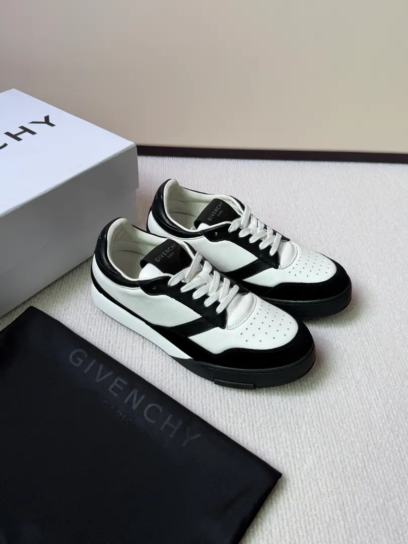 New paragraph🆕GivInnovative low-group sneakers.✅ The shoe-faced cow skin is matched with the same color as the diamond-coated cow skin., Same pair of colored shoelaces. Shoe tongue and back heel.GIV～CHY LOGO, SidesarkGIVENCHY LOGOBelt, Use transparent and environmentally resistant materials for soles〰️ Codes: 39-44