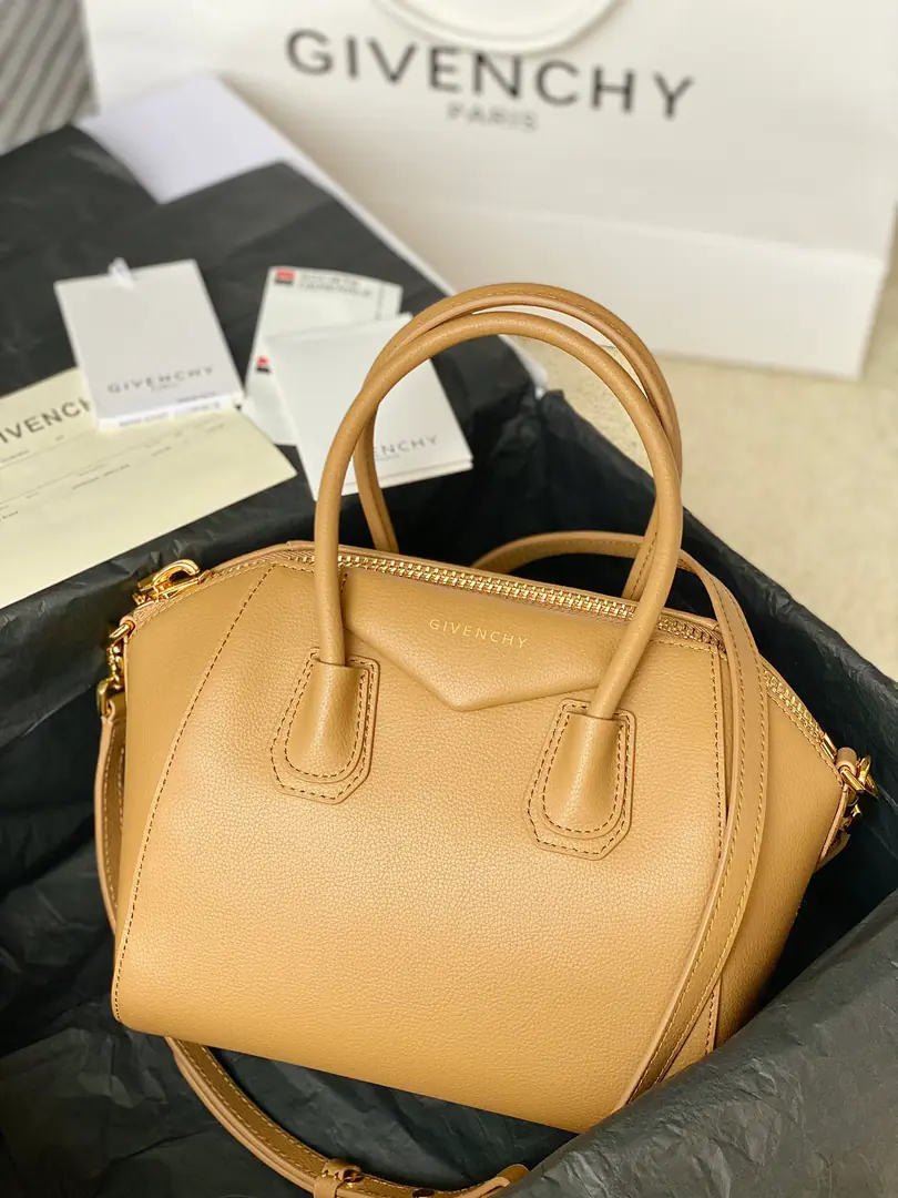 Batch. Top First List📢🇫🇷French.GHome., Classic.Antigona tote A little mini-loaf bag for a goat's skin.！New version of hotlogo. miniDimensions: 23*19*13