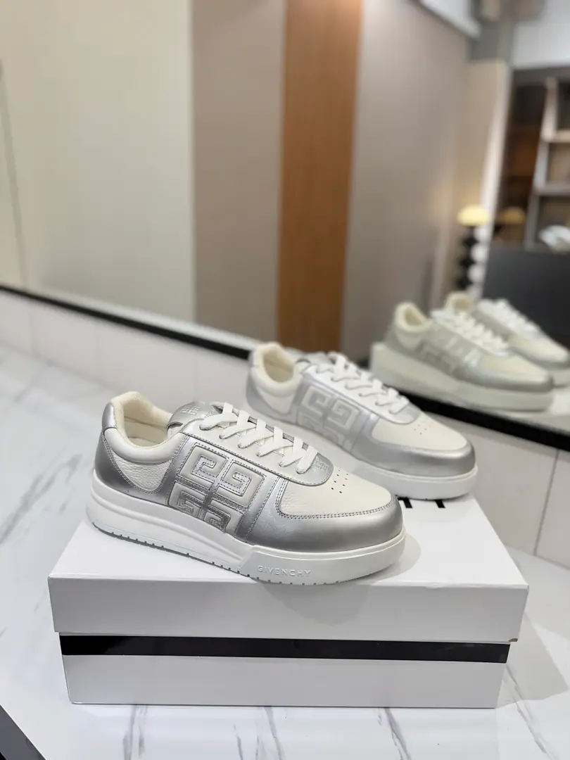 Plant price Maximum Version👍（Couples.❤️）GIVENCHYKifanshi.G4Sports shoes /White shoes are here for a hundred seasons of leisure shoes.！！ I'm surprised to see the touch of the leg. The shoe pads are totally tuned to the palms., The kind that's been walking all day long.. A pair of sneakers with both the size and comfort. Shoe.: Skins of cattle. Uchi.: Inside the net. Foot.: Skins and feet. Otsumi!: TPU Codes: Women35（40.41Do it.）Men39-46（45/46Do it.）