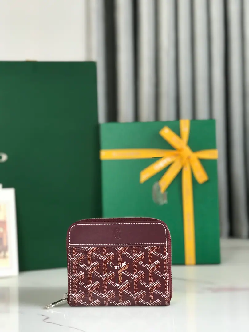 Koji.】NewMATIGNON MINIZero wallets are designed with a full zipper.. The partitions contain coins., And their inside bags can be inserted into cards or small IDs.. It's a great little practicality., The banknotes are loose. A dime and a dime.6A card laminator. The smooth zipper design helps you lock your fortunes.🤏 Dimensions: 11.5*9.5（cm） 🔍020605