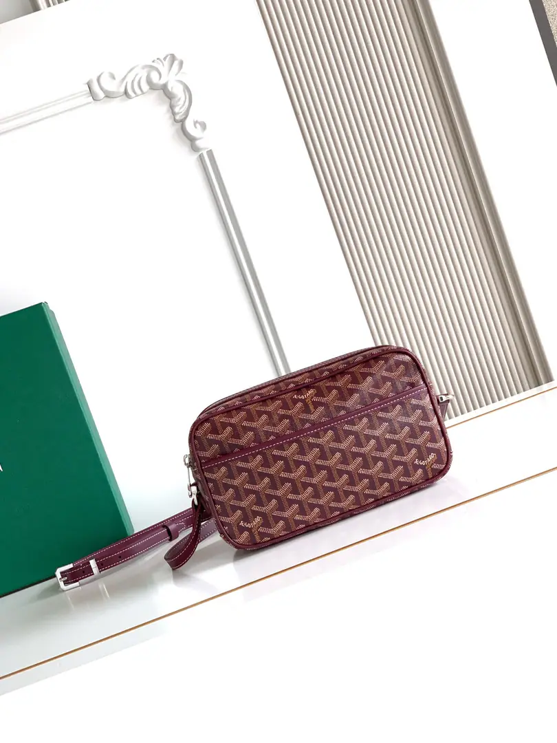 Cap-Vert Camera bags are the ideal single item for urban life., Storeable Essentials, Or a handbag.. It's a tight and practical design., It's zipped to ensure the safeness of the contents., And the straps can adjust to length., It's perfect for daily use.. 13 cm x 6.5 cm x 22 cm 🔎8304-Wine.