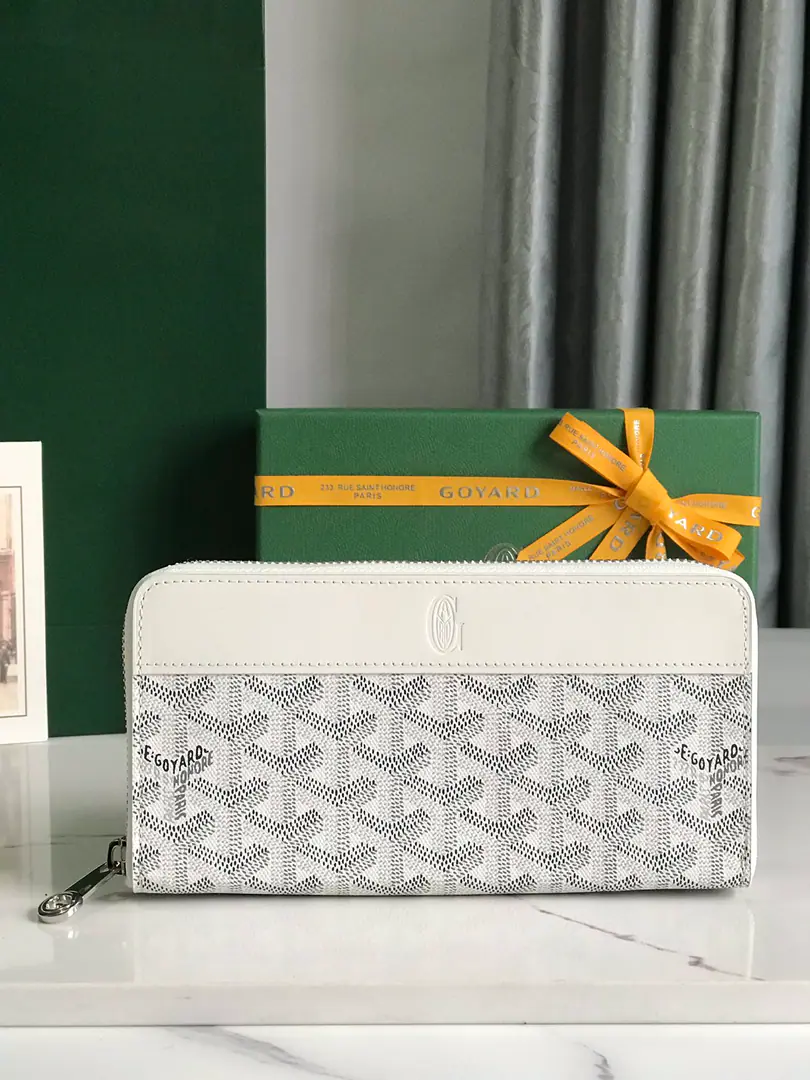 【Koji.)】NewMATIGNON Long-sized wallet., Organisation12A knob., Central zipper pocket and two large storage cells., Cards, Paper bills, Coins and other daily documents, Cotton tarpaulin.&A little light-faced cow.➕Yellow goats' skins lined up.. Dimensions: 20*11*2.3cm