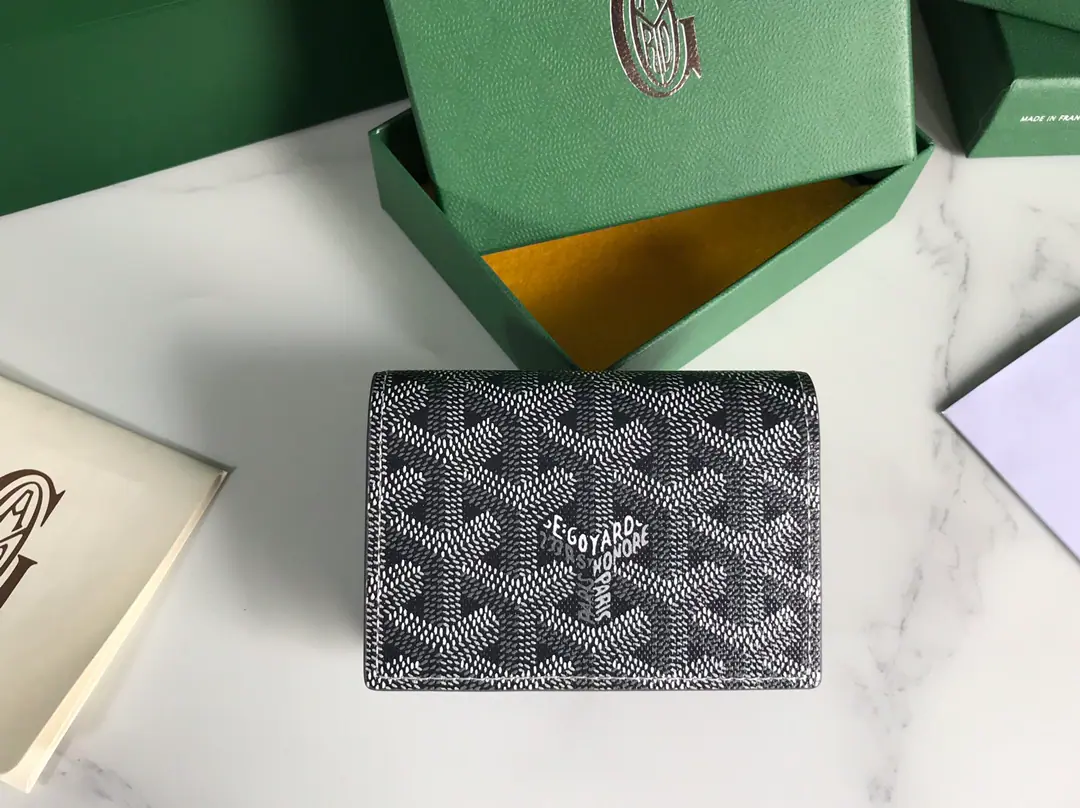 【Koji.】New card clips.𝐖𝐚𝐥𝐥𝐞𝐭 🏷The daily mix is necessary.💳 🔖G0YARD（Goya.）Created1853Year, Over History of the year, The pasta is numb., The cotton and the cannabis fibre are mixed and weeded with the photo-surfaced salami., Waterproof., Solid, Endurance, ♪ A star to be loved ♪, The royal family., The nobles' joy. 🎉🎉 Customize photo-skin with a separate wallet✅The diagonal needle line is perfect.🧵✅The internal yellow part customizes head-deck skins to the version【⚠️Non-superfibre❌Non-dual skin❌】 DimensionsSize: 10.2×1.5×7cm