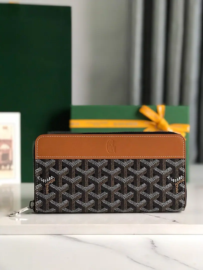【Koji.)】NewMATIGNON Long-sized wallet., Organisation12A knob., Central zipper pocket and two large storage cells., Cards, Paper bills, Coins and other daily documents, Cotton tarpaulin.&A little light-faced cow.➕Yellow goats' skins lined up.. Dimensions: 20*11*2.3cm