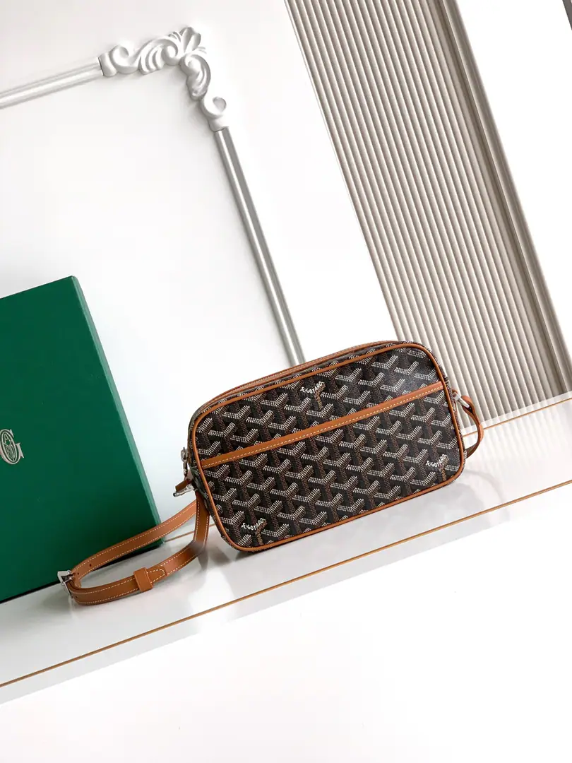 Cap-Vert Camera bags are the ideal single item for urban life., Storeable Essentials, Or a handbag.. It's a tight and practical design., It's zipped to ensure the safeness of the contents., And the straps can adjust to length., It's perfect for daily use.. 13 cm x 6.5 cm x 22 cm 🔎8304-Brown.