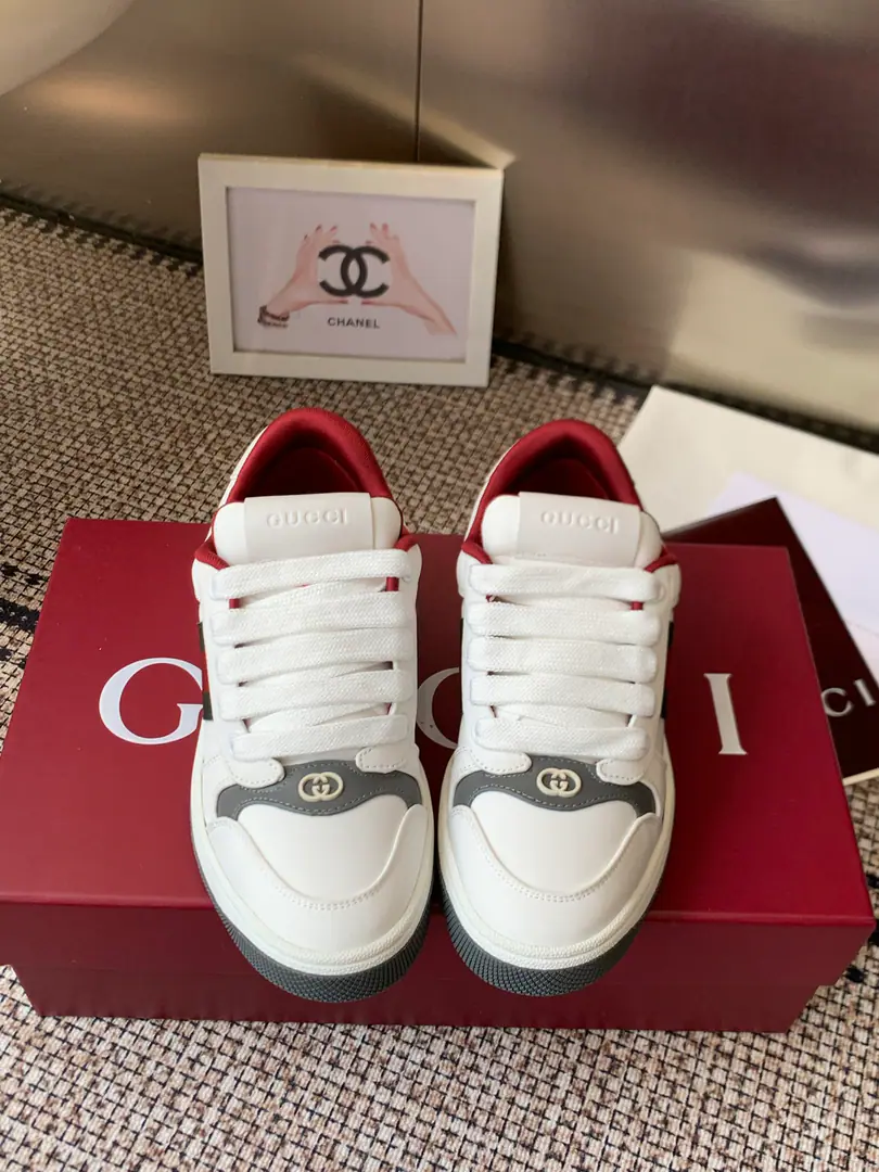 GUCCINew couple.👫 🆕Low Gang Sports Shoes Series®The old dirty shoes.〰️🔜This sneakers.70The classic sports shoes are the inspirational prototype.🔸The ancient school style and the face style of the nostalgia costumes have been in the air for decades., The concerts of different styles have inspired them.➰Use leather and classics.GGThe canvass are mixed., Decorative strips and retrogradesGuc～iMarking, After special treatment, The whole thing is a natural thing.. Size: 35-45（45Make a reservation.）