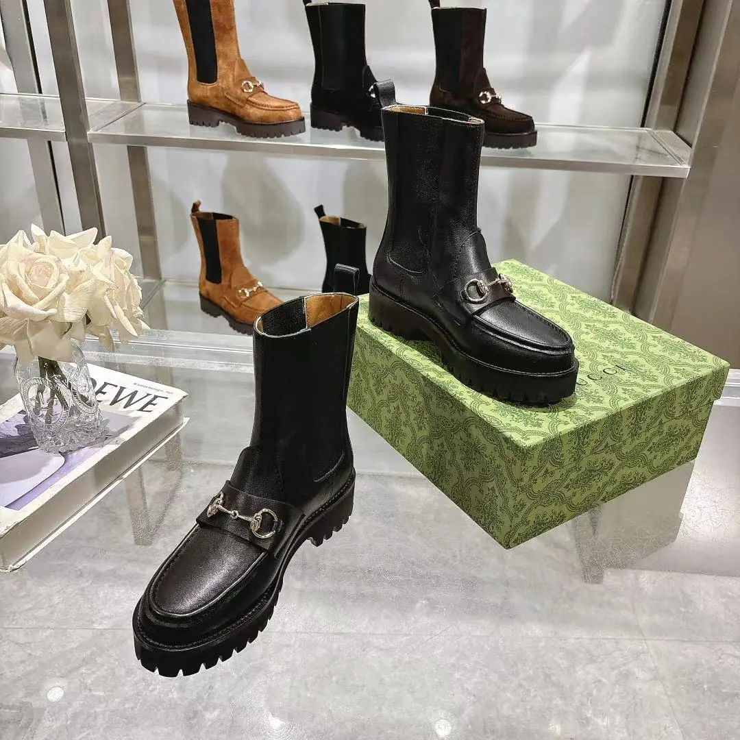 Long-term. 7Inch boots. GUCCI Guch. Fashion is a big deal. A smart fashion with round-shoe head and so on. Fabulous.: Importing cow-flailed skin. Uchi.: Foot. Import of sheep skin Italy is a big-ass country. Codes:35—42Code Remarks: 40 41 42 Do it. Plant straight.