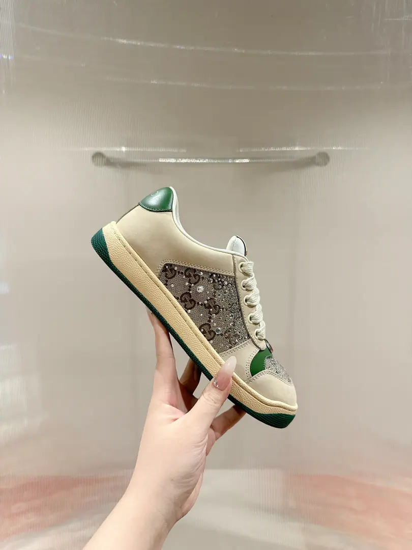 🅿️ Gucci————Requisition version GGThe series makes old dirty shoes.-The money comes in.！ Ten to nine, I'll pay. Current！Current！Current！New Colour Plus Push-Market terminal version！ Procuring original development….Fabulous. Material Otsumi! Details are random.！ The model Schwartz is one-by-one, and the drill is one-by-one......Metal cherry locket.……Metal binaryGCrystal cylinders……GucciOriginal custom-made narrowband…… Super Flash Series—Flash diamond chain..Cherry decorations can be removed, One to two, one to two, one., ♪ To promote your personality ♪ Skins of colored cattle..The handwork is very qualitative., Bring your own sense of excellence.！ I'll do the details., I'll take a line.. The original towel is more delicate and soft and more comfortable., Pocket Steel Double OriginalTPUOtsumi!(Lower width, Upper Narrow) Appendible packaging⭐️ Codes: Women35-40 （Women41 Custom）