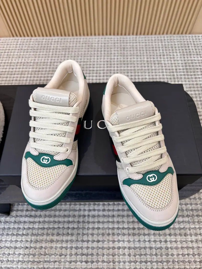 Gucci——The latest couple's sneakers.. Leisure shoes.. Little dirty shoes.~~ ZPDevelop plain version. Metal binaryGCrystal cylinder. I'll make old old corned noodles.~~ Original syrup of the pastry of the cattle., I'm doing the old process., The original air towels are inside., The foot-stamping emulsion., OriginalTPUOtsumi!(Lower width, Upper Narrow) 35—40/39—45Positive