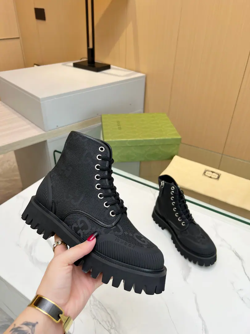 ❤️ Men+10 2023GucciShoes with bare canvas., One against one.. It's for the fall.. The newest model of the new system is the perfect style of a street bomb, which is cool. C♪ The fashionable one ♪ I'll bring my old and classic shoes. I'm so tired of watching.. Original inverted model, model, Importing high-end knitted fabrics display a delicate sense of quality.！The original version of the big bottom.EVABubble-resistant grinding bottom.+Head back and forth.. The upper foot is easy and comfortable.. Codes:Women35-41 Men39-46＃