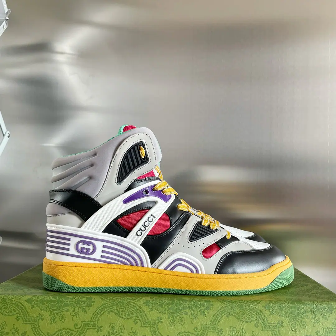 High Version Gucci Gustz!BasketThe Goose Lover Movement. Basketball shoes. The original is bought to the bottom of a single-size model., Film development for goods2021LatestBasketThe couple's football shoes were hit by the most popular star money this summer. The neutral unique design is perfect for the current and fashion., Enjoy the color of the joy of the collision., I feel like a father's shoe. Rubber interbutted doubleGEmbellishment The visual pleasure of the color-shock design., Light up the whole thing.. The motor-like inspiration comes from90The basketball shoes.. This high-end shoe is integrated into the iconic elements and details., Show me the way you express yourself in the field of aesthetics.. Shoes mix with colored flour., Combining with a slight old effect Send a cabinet for fine packaging🛍📦 ▪️Fabulous.: Imports of specific cattle skins in original form ▪️Uchi.: Inside the air network. ▪️Shoes under the sole.: Original version to open ▪️Size: Women35-40 / Men38-45