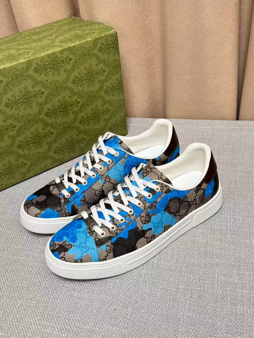 High Version GUCCIThe latest German shoe.🔥🔥DoubleGLeather mix with stereosGucciLetter By3DThe whole effect achievement shoe is a sense of the flow., Fluid Line Design A light, comfortable breath., Female size35-40 Men39-45 👉